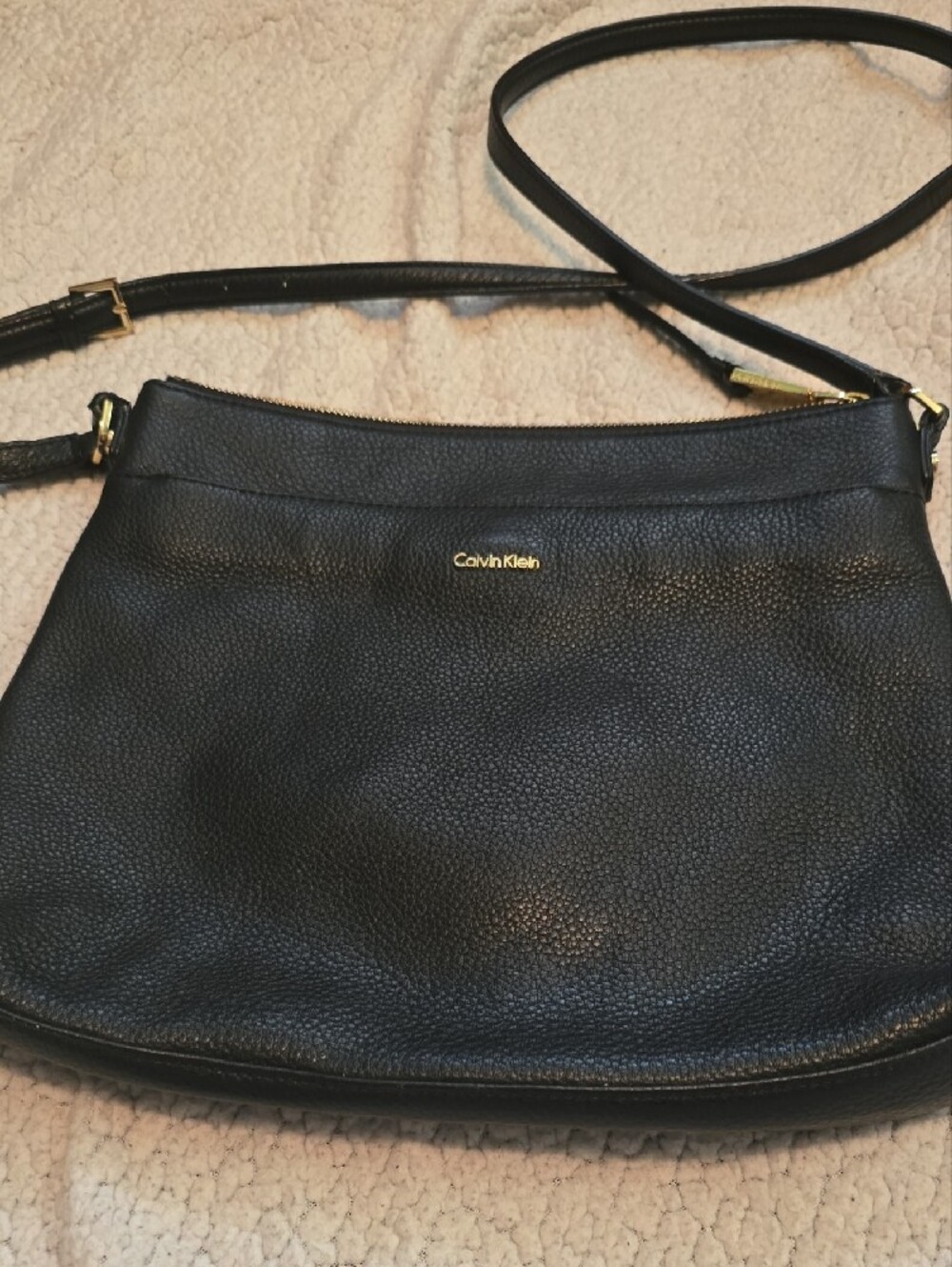 Butter-Soft Calvin Klein Black Pebbled Leather Crossbody Purse with Gold Accents - Picture 2 of 9
